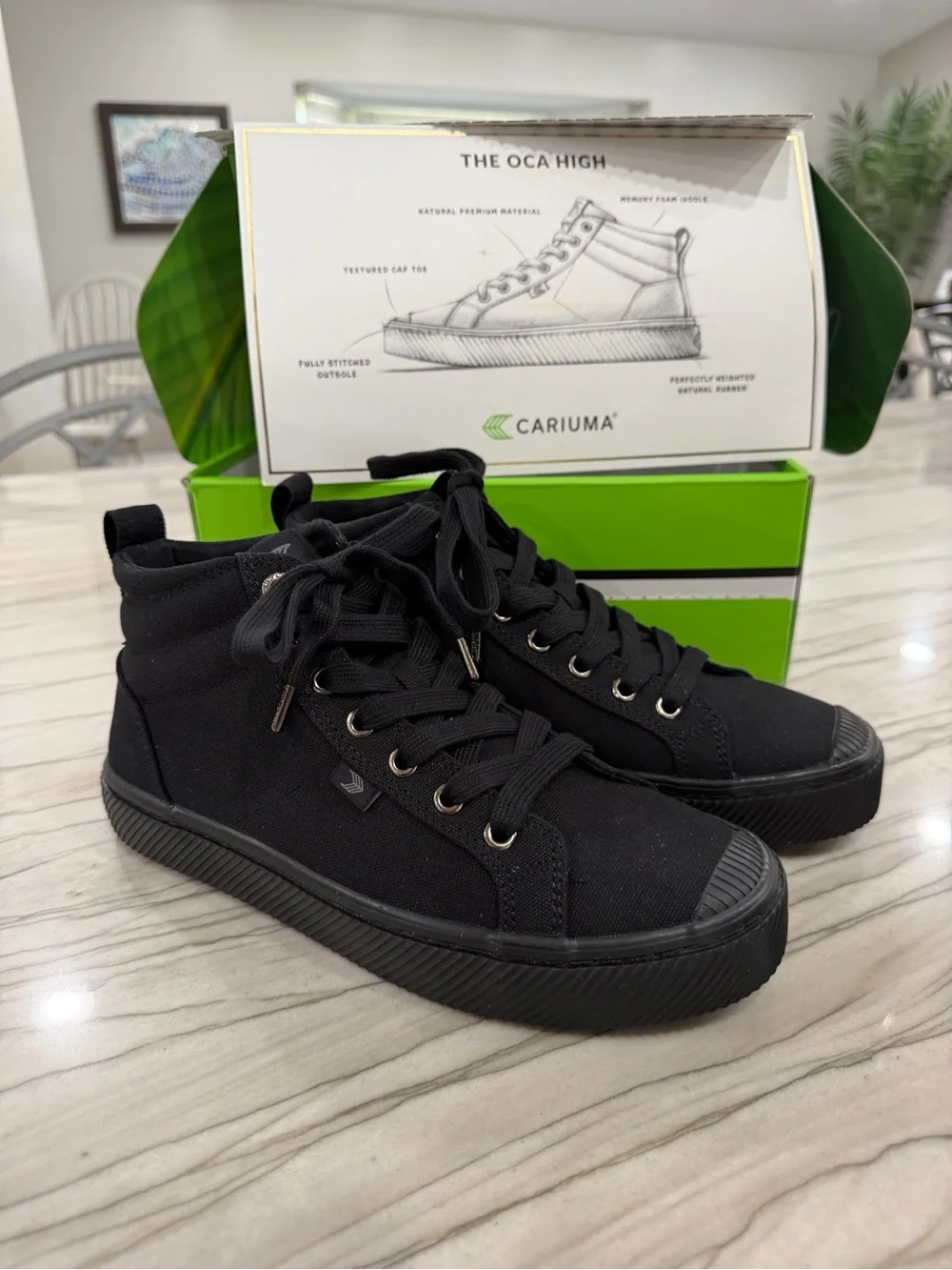 Cariuma OCA High All Black Canvas High Top Sneakers Women’s 7 Men’s 5.5